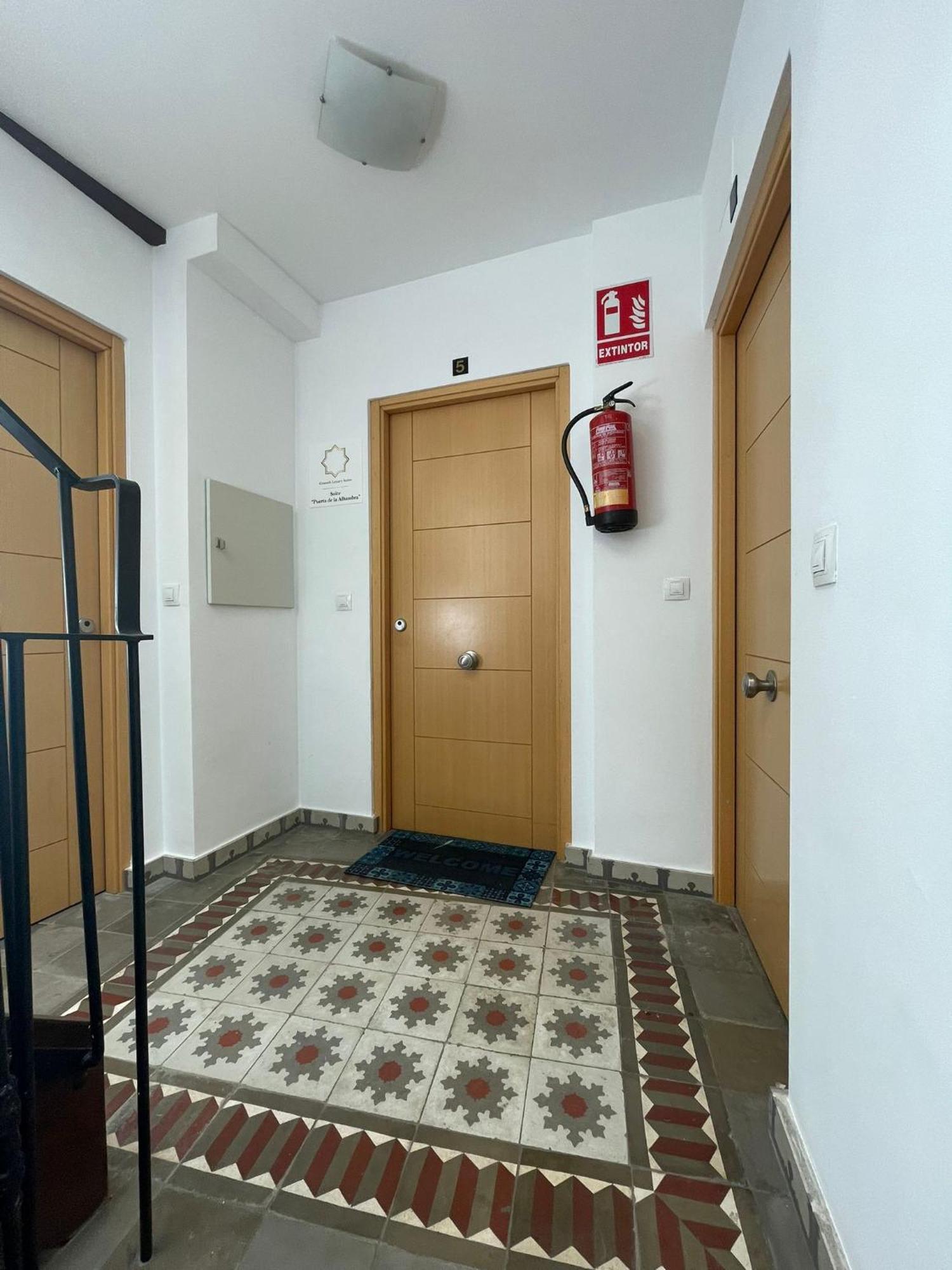 Suite Puerta De La Alhambra 格拉纳达 外观 照片